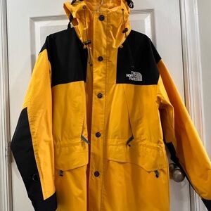 The North Face Men's Gore-Tex Jacket MEDIUM